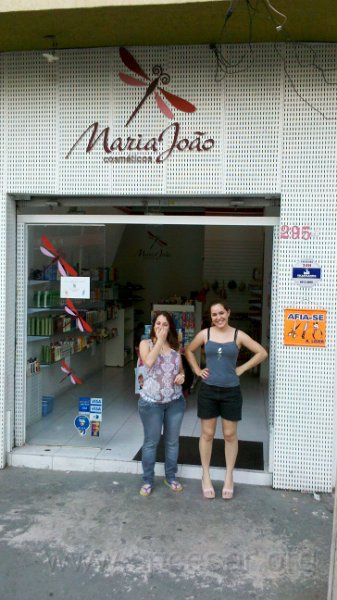 2010-11-08_13-39-33_894.jpg - Bia e Bruna, Sao Paulo.